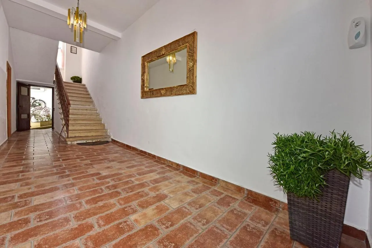 Studio Apartment Ginger Пореч 0*,